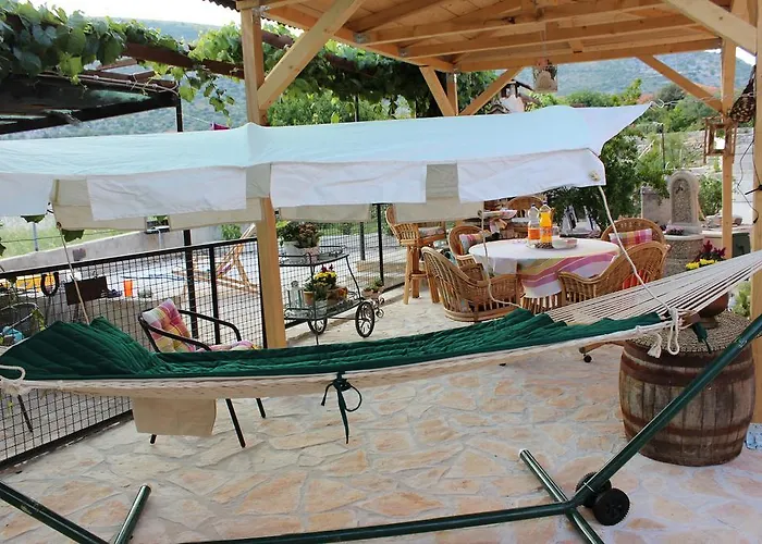 Hébergement de vacances Holiday Listesi *